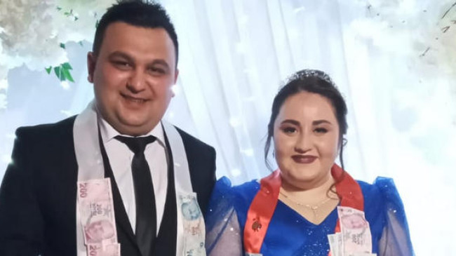 Emrah & Seda Çifti Nişanlandı