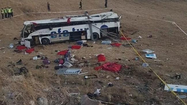 Zonguldak & İzmir Seferini Yapan Yolcu Otobüsü Kaza Yaptı 14 Ölü