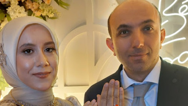 Ahmet Sıbıç & Özlem Tenk Çiftinin Düğününe Davetlisiniz